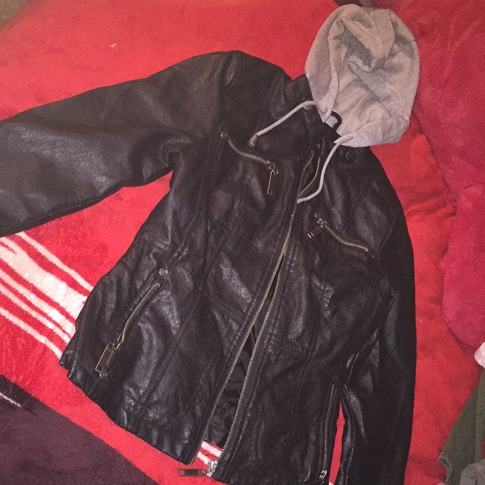 Leather black jacket - Picture 2 of 2